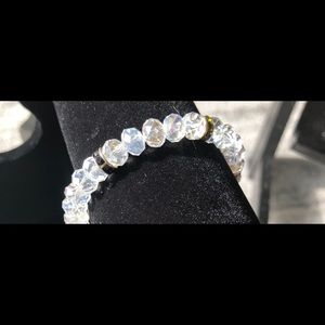 Crystal bracelet with magnetic clasp